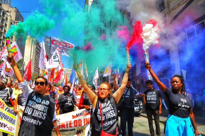 Gewerkschafter_innen protestieren in Sao Paulo